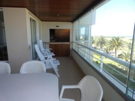 Apartamentos En Playa Brava: Rni8523a