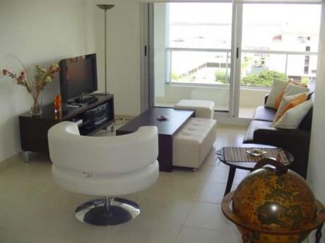 Apartamentos En Playa Mansa: Rni927a