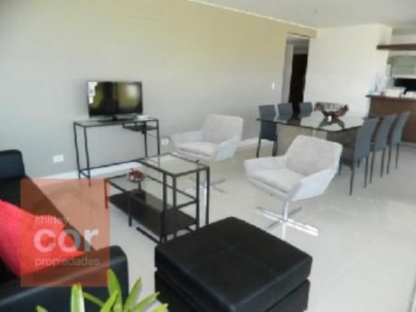 Apartamentos En Playa Brava: Shc313a