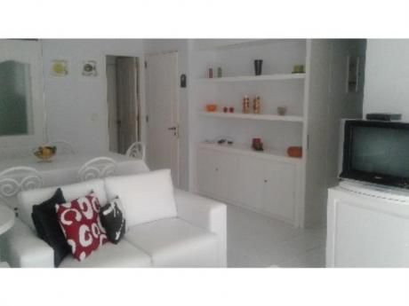 Apartamentos En Playa Mansa: Trn1036a
