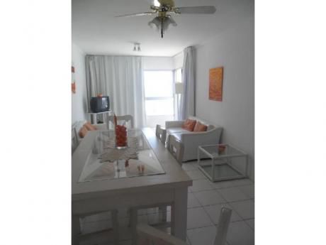 Apartamentos En Playa Mansa: Trn393a
