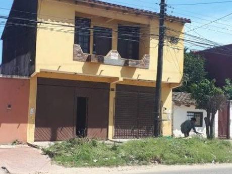 Casa De Dos Planta En Venta S/avenida Sup. 235 Mts2