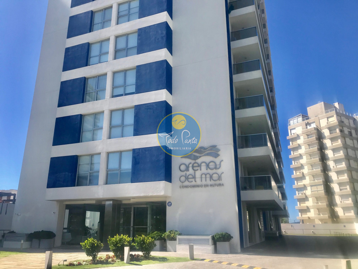 Apartamento en Alquiler Anual   Torre Nueva con Servicios. Vista al Mar · Foto 2