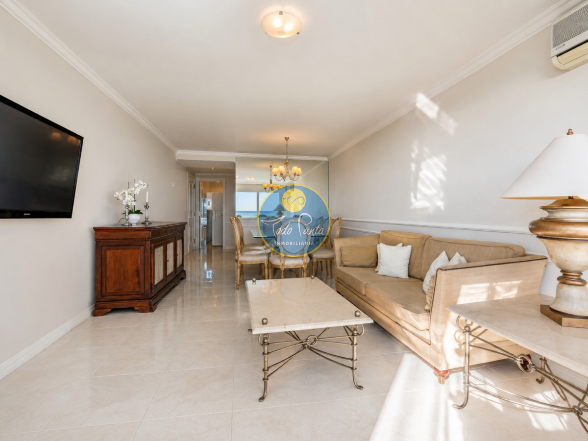 Apartamento de 3 Dormitorios sobre Playa Mansa, en Venta y Alquiler, Punta del Este · Foto 5