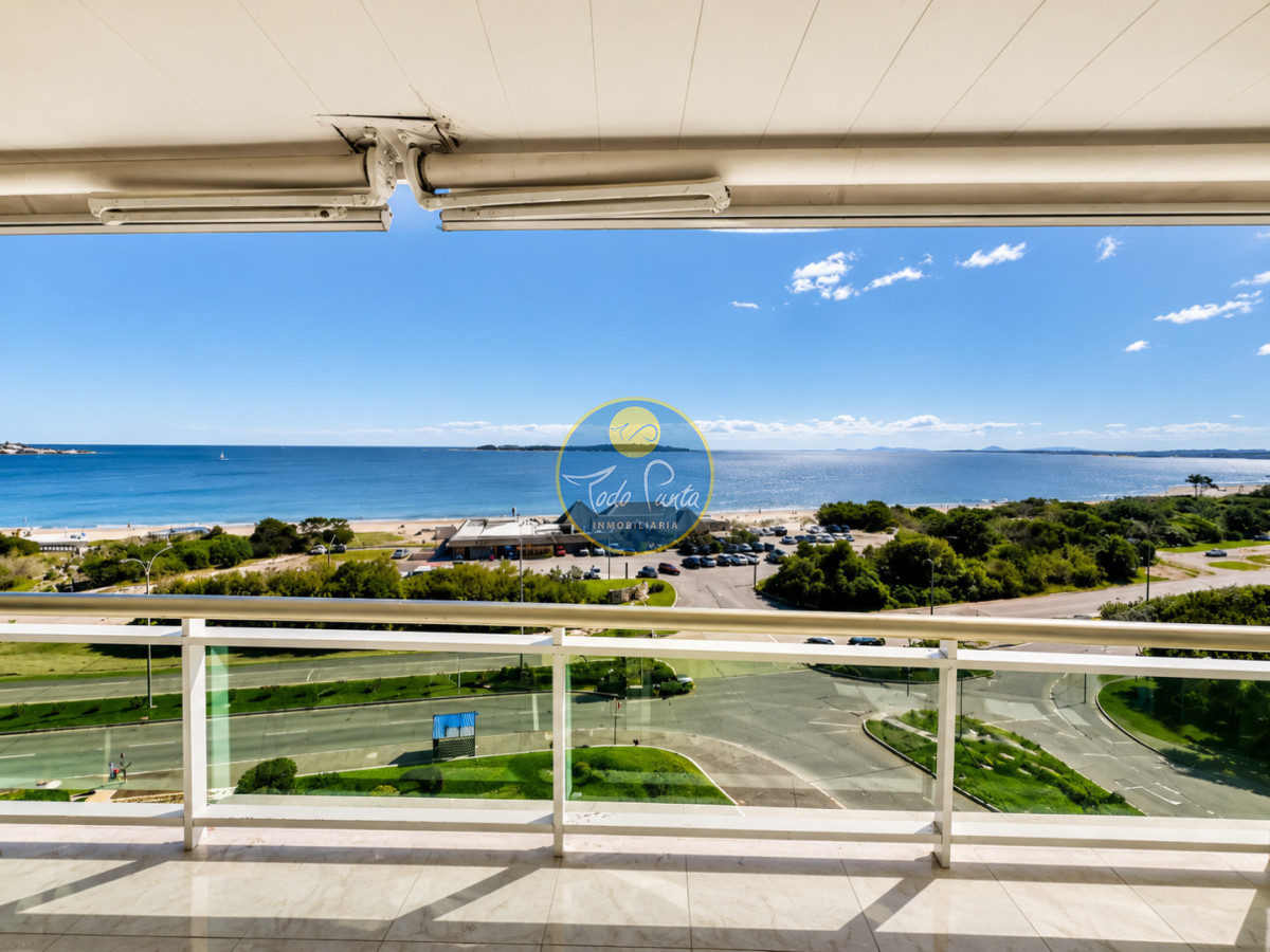 Apartamento de 3 Dormitorios sobre Playa Mansa, en Venta y Alquiler, Punta del Este · Foto 2