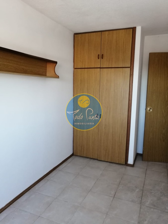 Apartamento en alquiler anual, Maldonado, a pasos del centro, zona ideal todo el año · Foto 6