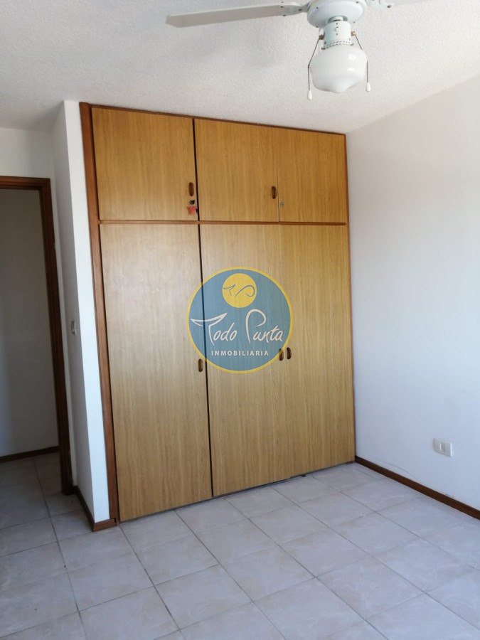 Apartamento en alquiler anual, Maldonado, a pasos del centro, zona ideal todo el año · Foto 7