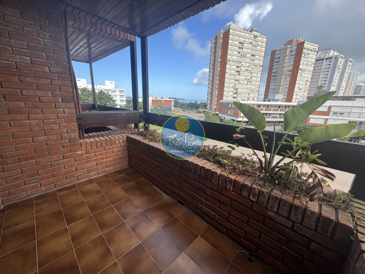 ALQUILER ANUAL E INVERNAL, A 1 CUADRA DEL MAR, PUNTA DEL ESTE · Photo 3