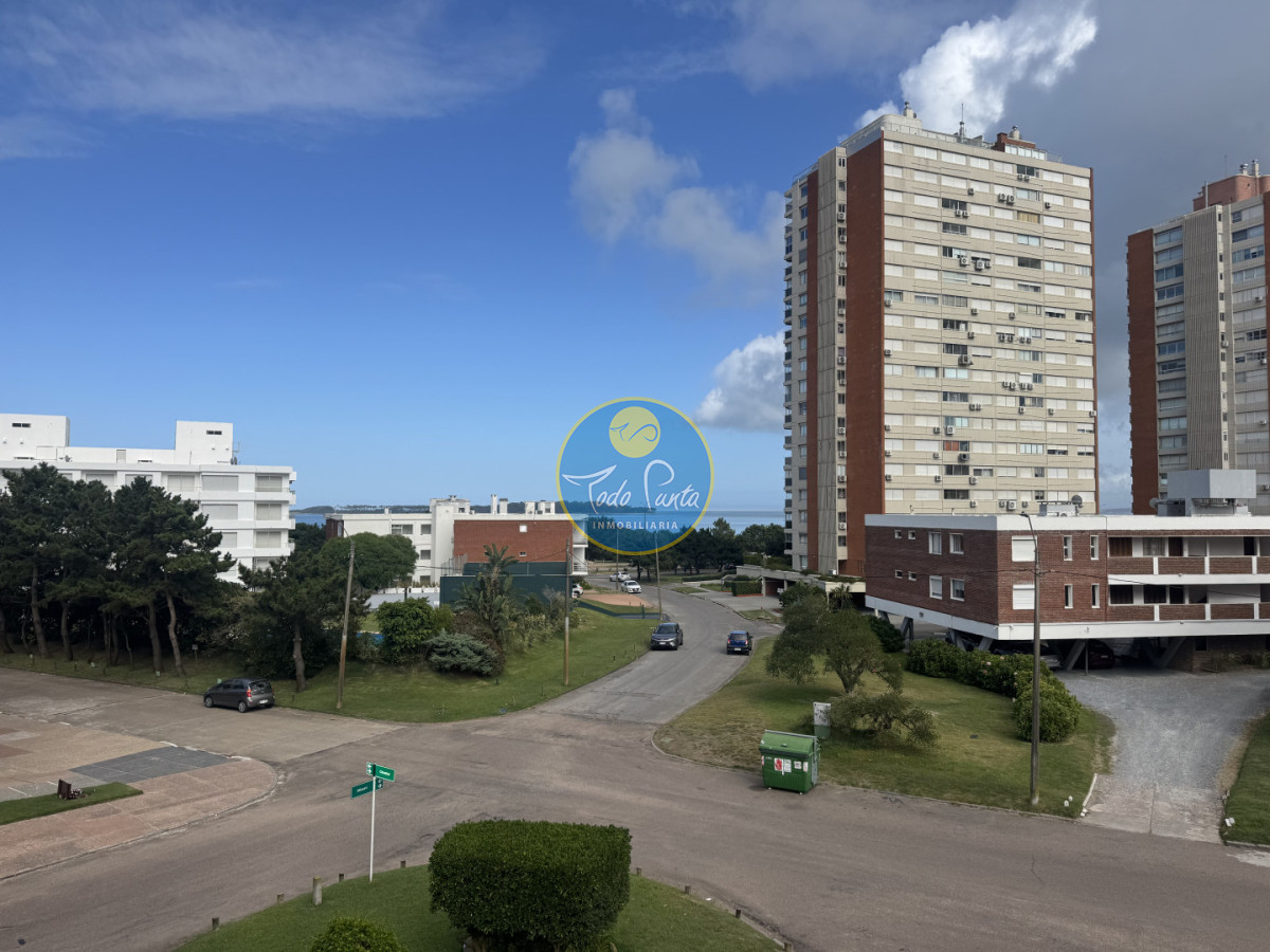 ALQUILER ANUAL E INVERNAL, A 1 CUADRA DEL MAR, PUNTA DEL ESTE · Photo 2