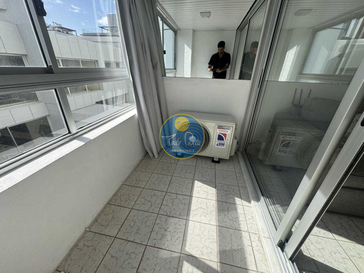 ALQUILER ANUAL E INVERNAL, TORRE DE CATEGORIA , PUNTA DEL ESTE, 1 DORMITORIO · Photo 1