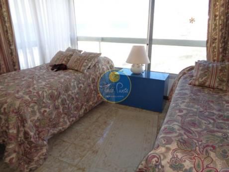 Apartamentos En Playa Mansa: Tdp29a