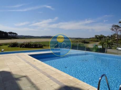 Apartamentos En Playa Mansa: Tdp4892a