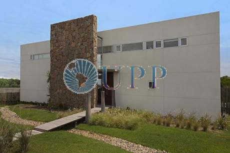Casas En Balneario Paraíso Suizo: Upp1040c
