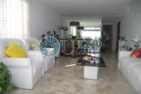 Apartamentos En Playa Mansa: Upp208a