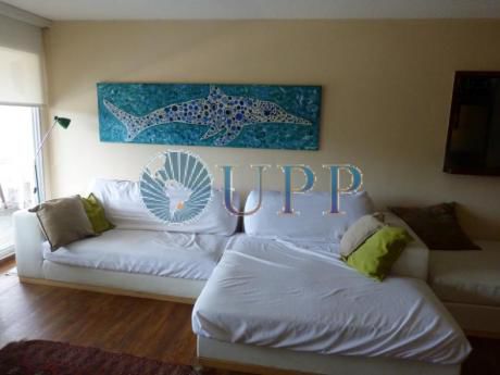 Apartamentos En Playa Mansa: Upp2260a