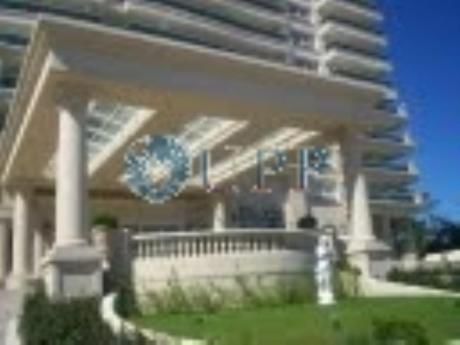 Apartamentos En Playa Mansa: Upp252a