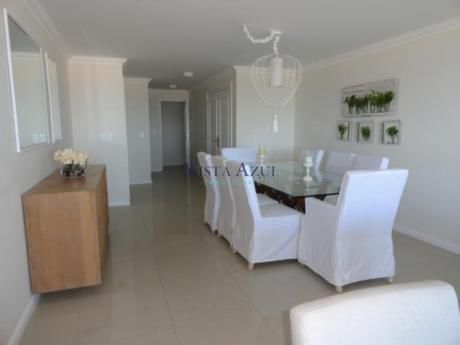 Apartamentos En Playa Brava: Vaz5100a