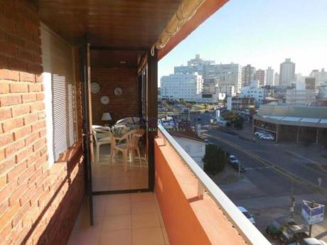 Apartamentos En Playa Brava: Vaz5354a