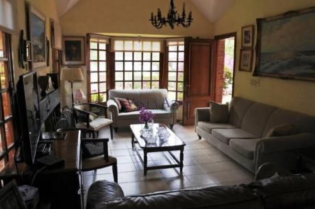 Casas En Playa Mansa: Vaz5568c