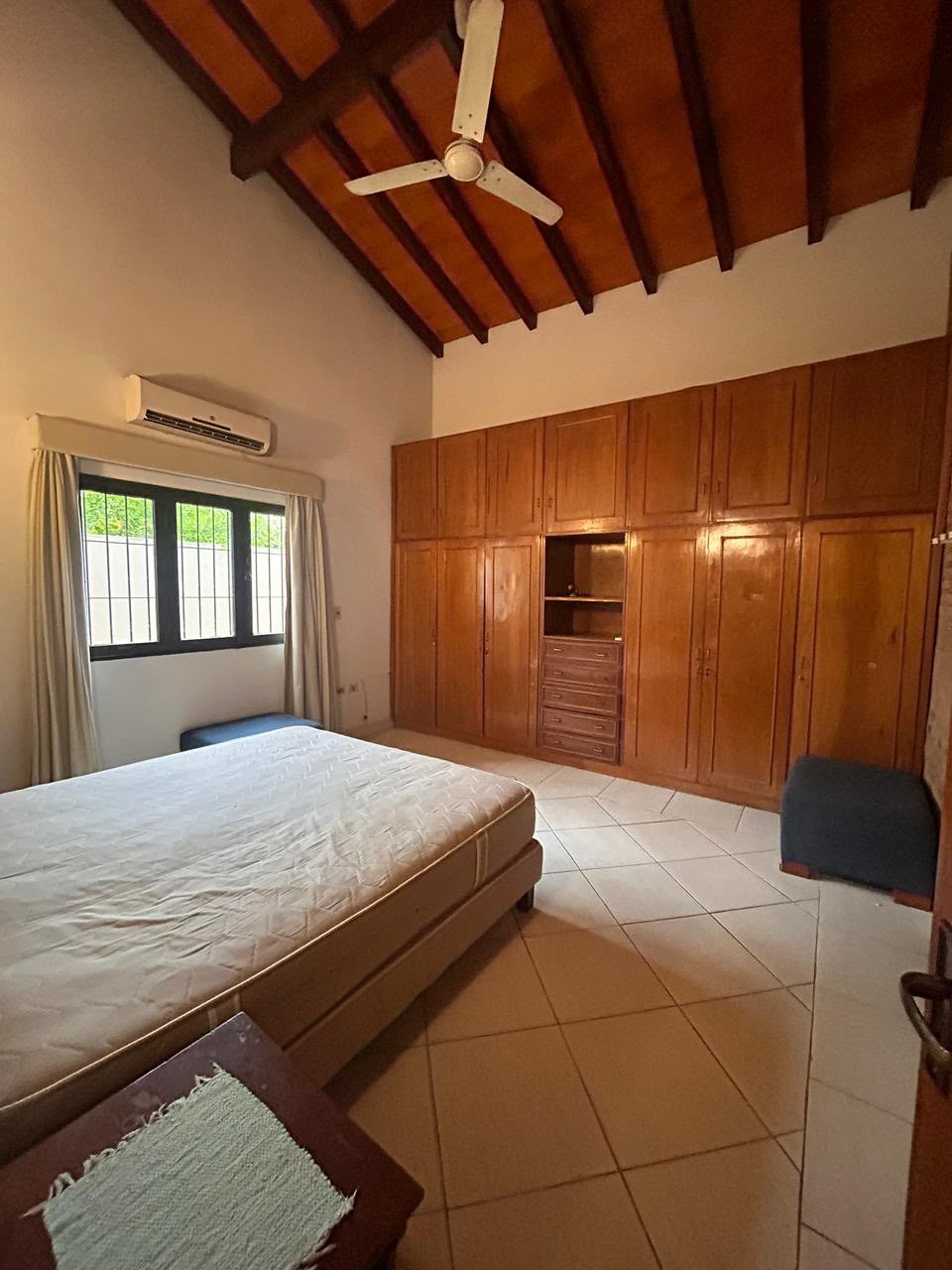 ATENCIÓN BAJA DE PRECIO Alquilo Casa semi amoblada en Lambare, Barrio Felicidad — foto 3
