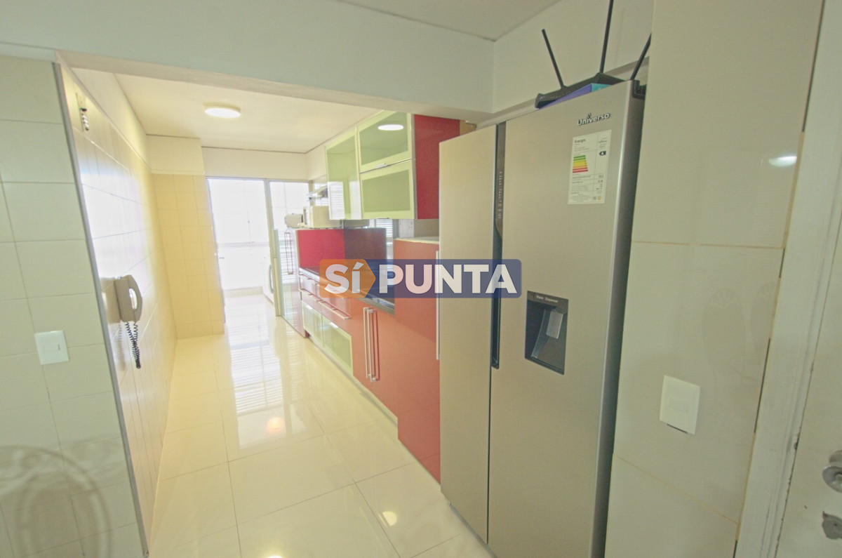 Apartamento de 3 dormitorios en Playa Mansa anual · Foto 7
