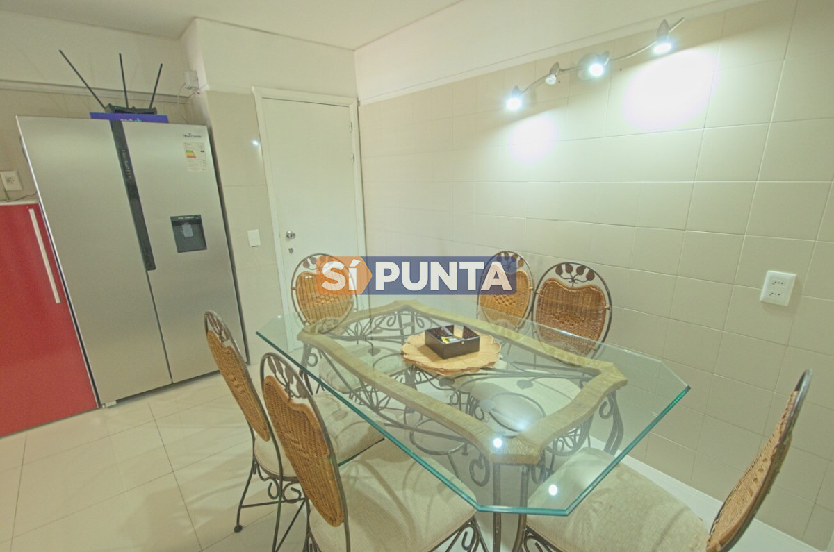 Apartamento de 3 dormitorios en Playa Mansa anual · Foto 8