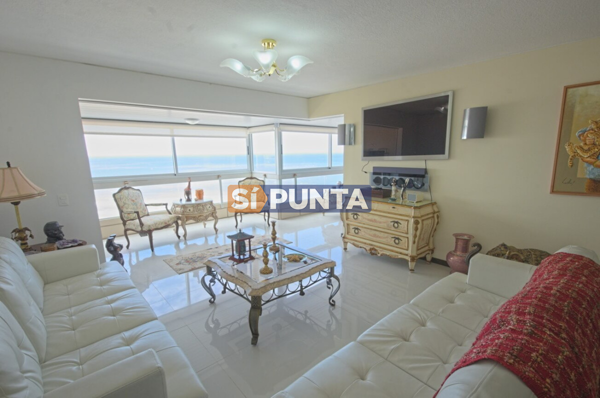Apartamento de 3 dormitorios en Playa Mansa anual · Foto 3