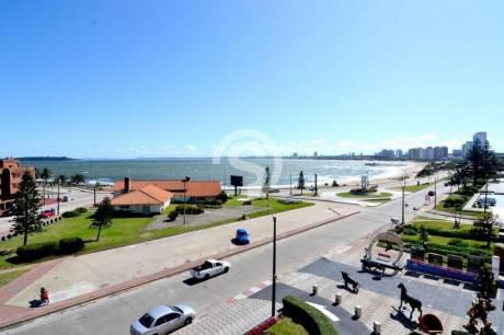 Apartamento En Playa Mansa