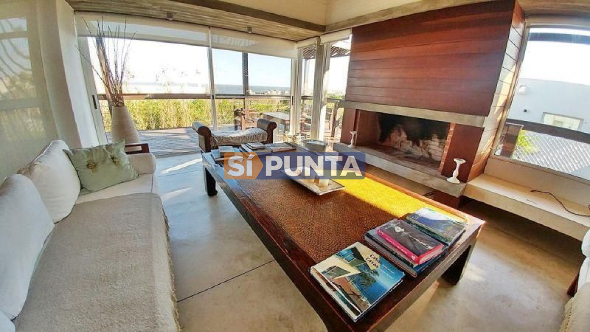 Casa en venta en Punta Piedras