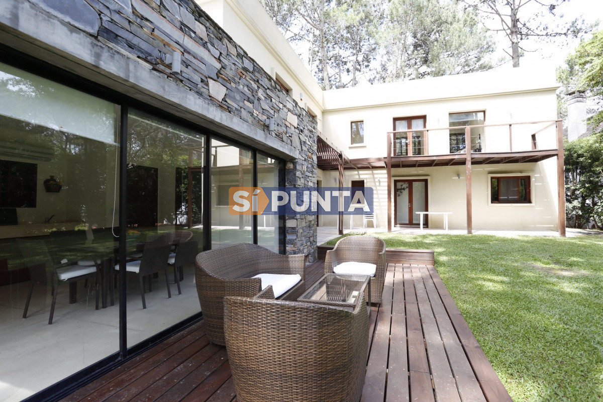 Casa dentro complejo solanas barrio cerrado