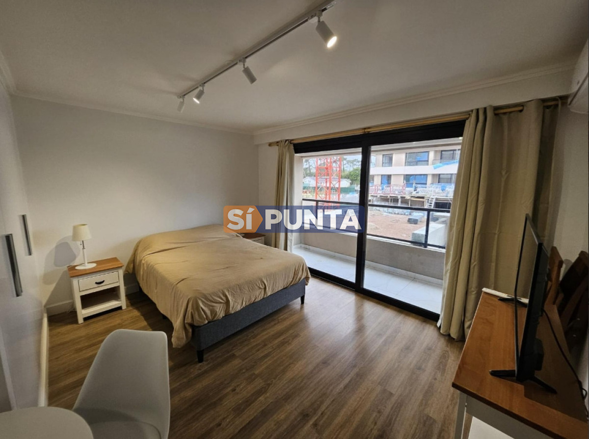 Monoambiente en alquiler anual Roosevelt