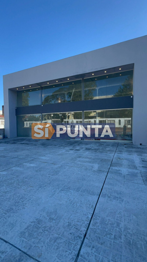 LOCAL COMERCIAL EN MALDONADO FRENTE AL CAMPUS CERCA DE TODO · Foto 2