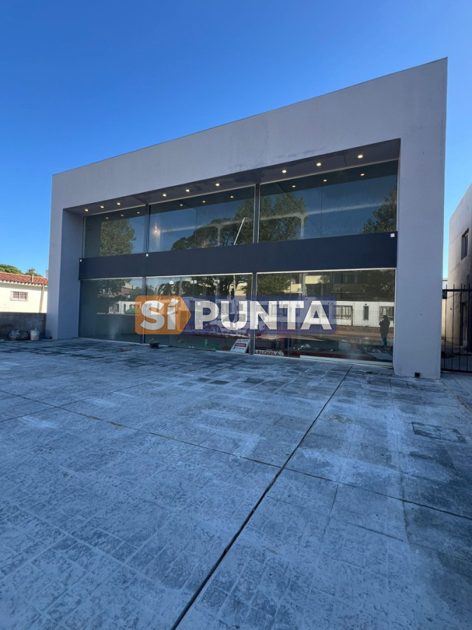 LOCAL COMERCIAL EN MALDONADO FRENTE AL CAMPUS CERCA DE TODO · Foto 4