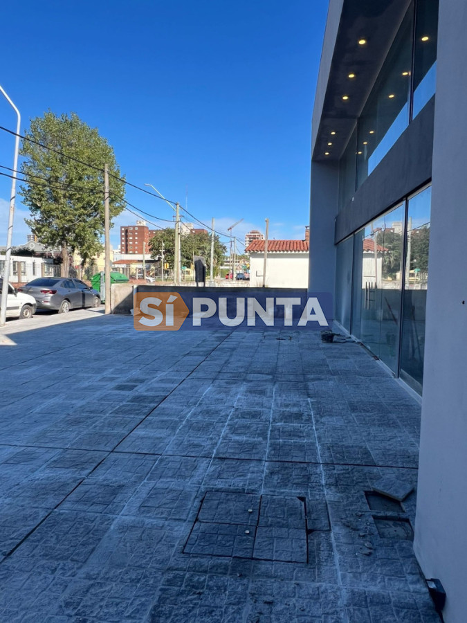 LOCAL COMERCIAL EN MALDONADO FRENTE AL CAMPUS CERCA DE TODO · Foto 7