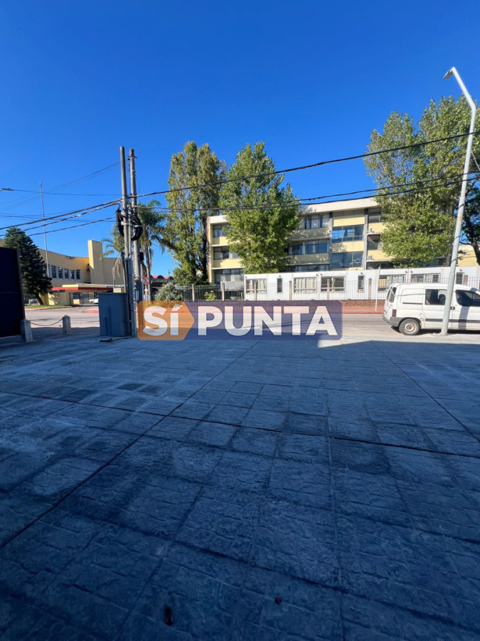 LOCAL COMERCIAL EN MALDONADO FRENTE AL CAMPUS CERCA DE TODO · Foto 5