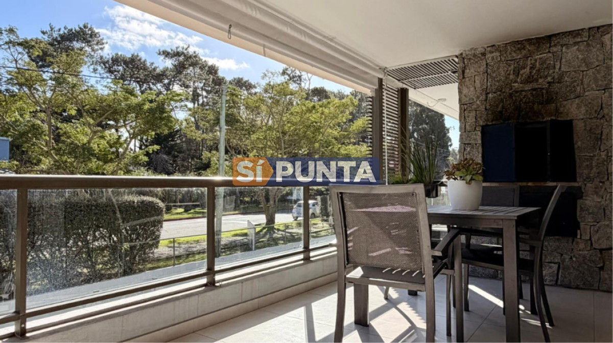 Apartamento de 1 dormitorio y medio en venta Punta del Este