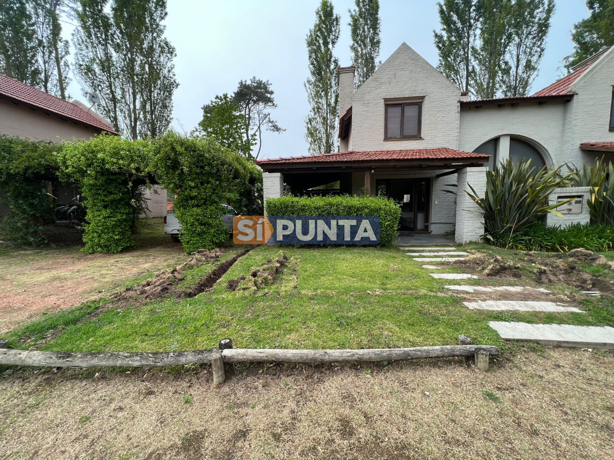 Casa en venta en Parque Pinares