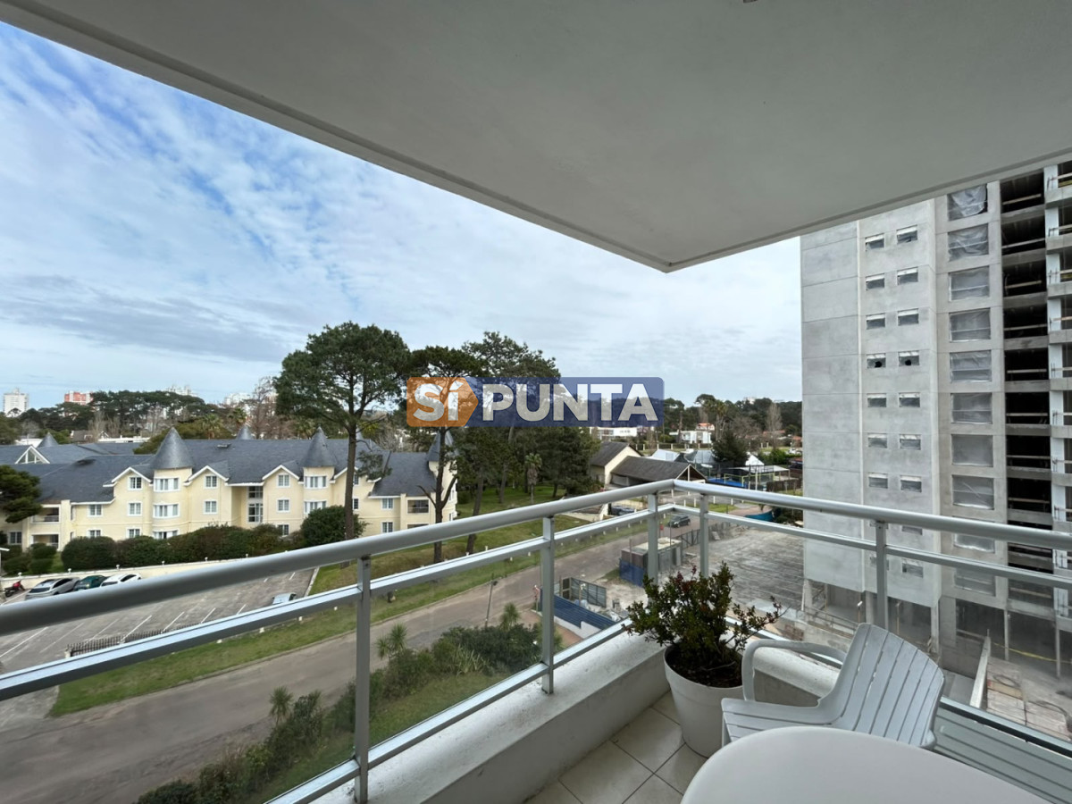 Alquiler anual dos dormitorios Punta del este Roosevelt