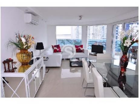 Edificio Con Servicios