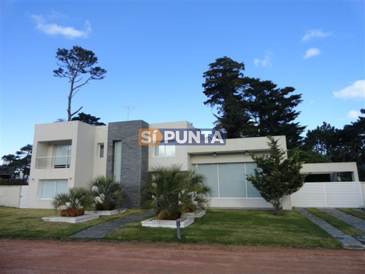 Casa en alquiler anual - Mansa