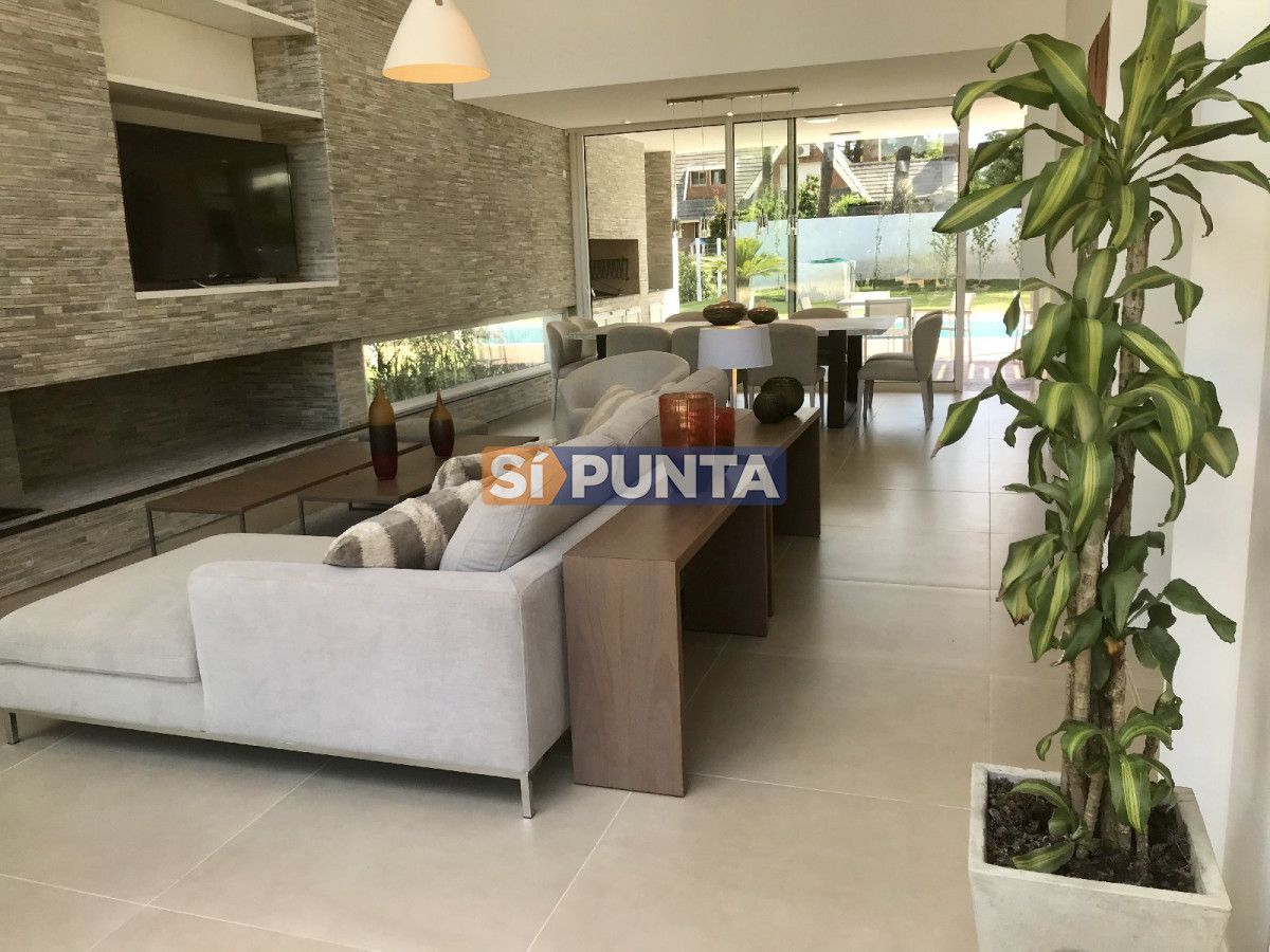 Casa en alquiler anual barrio privado Punta del Este · Foto 9