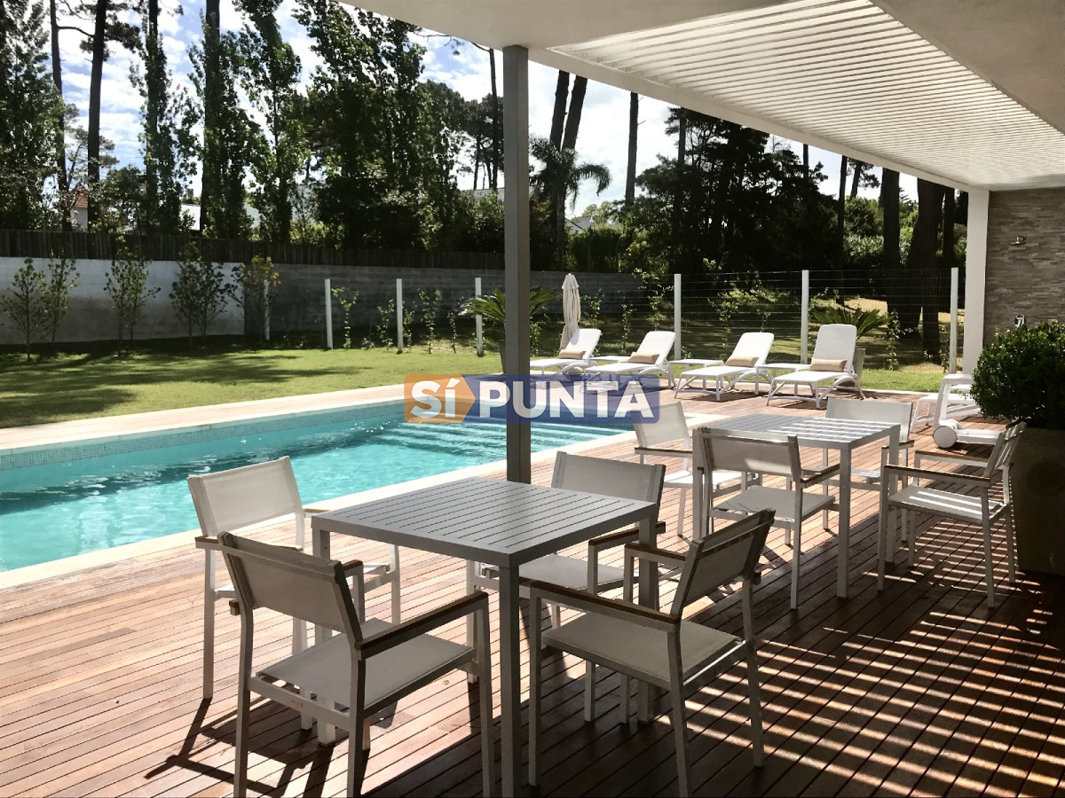 Casa en alquiler anual barrio privado Punta del Este · Foto 6