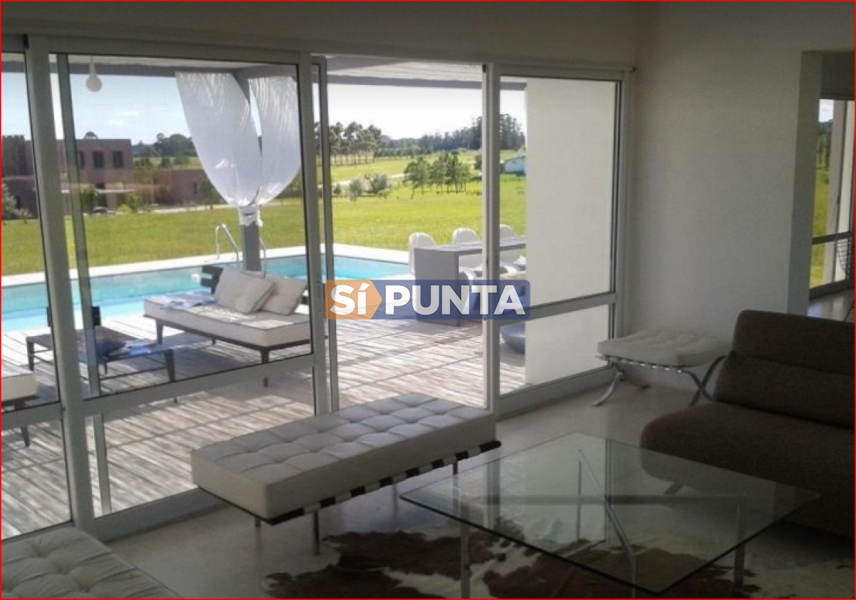 Moderna casa en alquiler en  Barrio Privado El Quijote · Foto 2