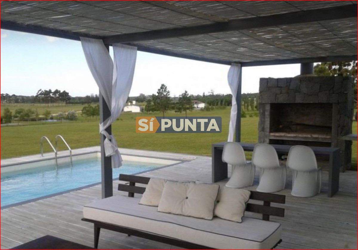 Moderna casa en alquiler en  Barrio Privado El Quijote · Foto 11
