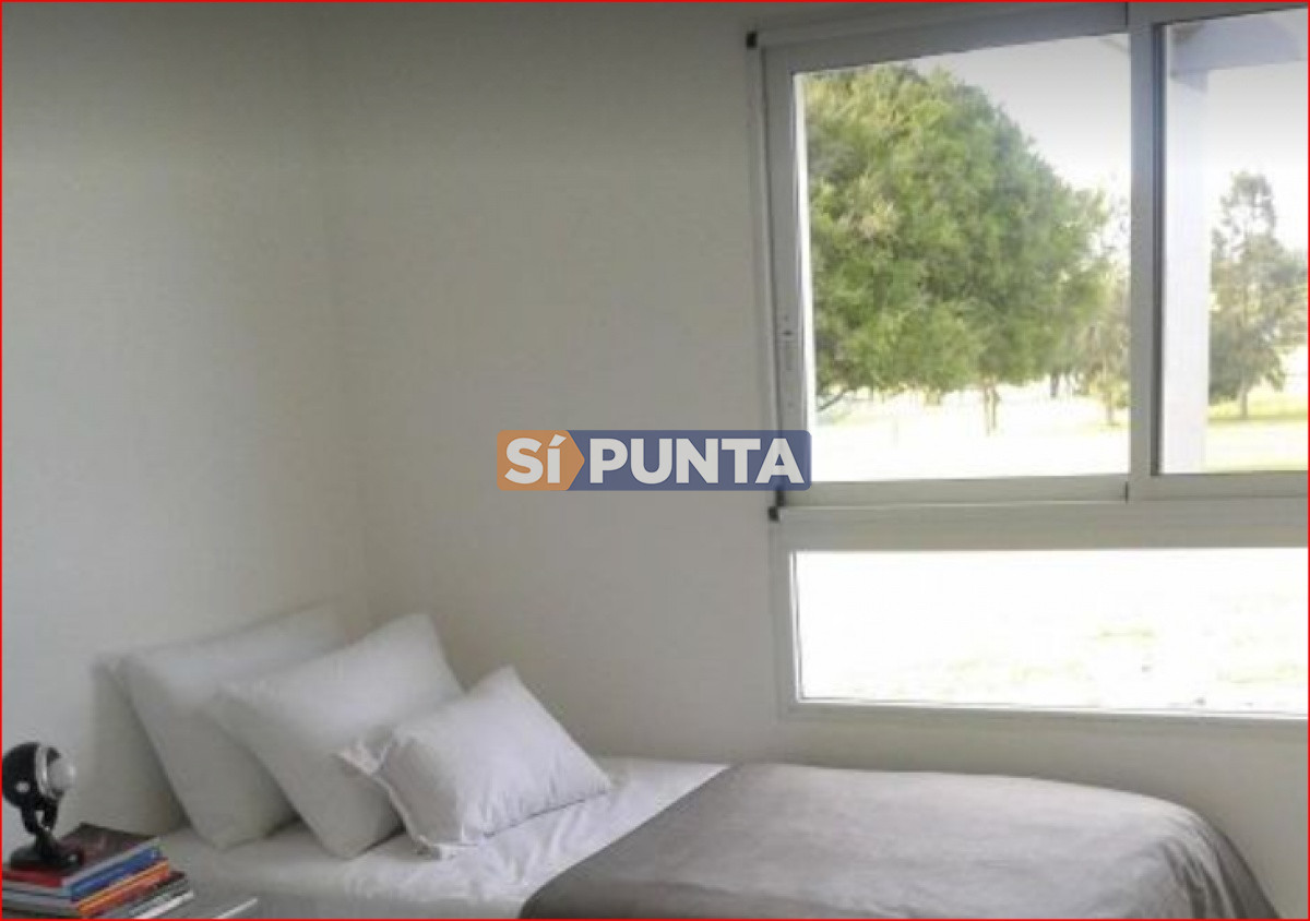 Moderna casa en alquiler en  Barrio Privado El Quijote · Foto 10