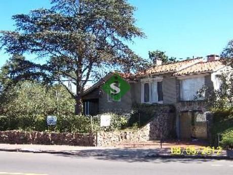 Cantegril, 3 Dormitorios, 2 Baños, Gran Parque, Bien Puesta, Tambien Para Comercio. - Ref: 44124