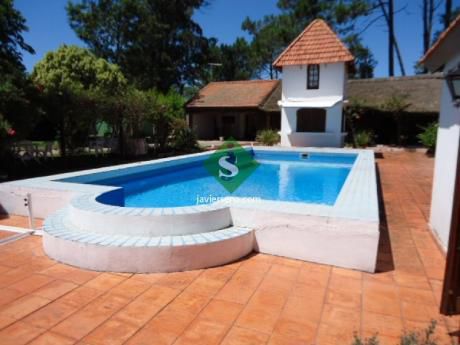 El Golf, 4 Dormitorios, 4 Baños, Pileta Y 3000m2 De Tierra.