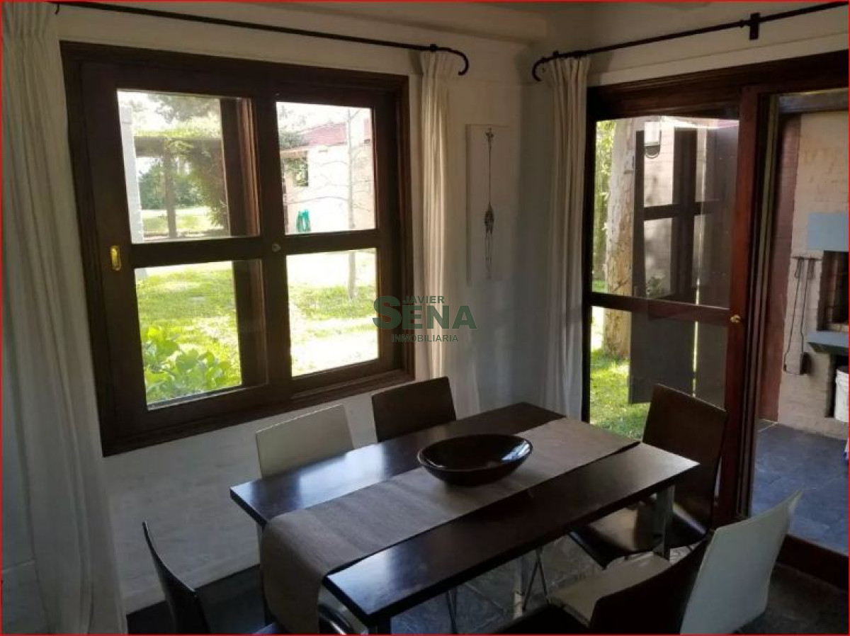 Alquiler de casa en Pinares, 2 dormitorios, 2 baños, piscina, lindo lugar. · Foto 5