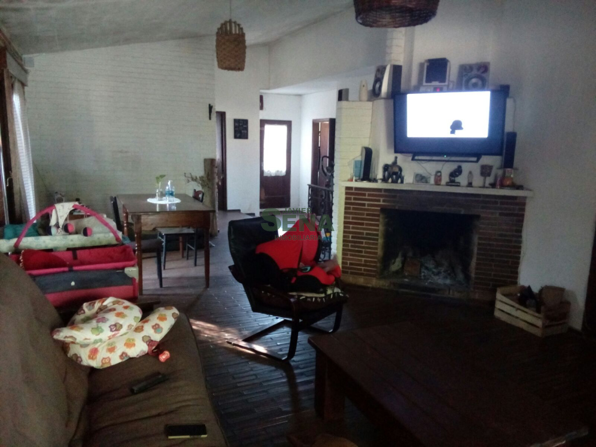 Photo 2 of 7