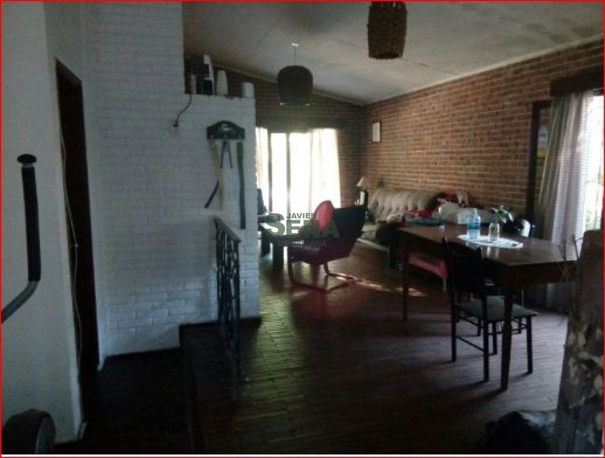 Venta de casa en pinares , 2 dormitorios, 2 baños, buen lugar vivir.